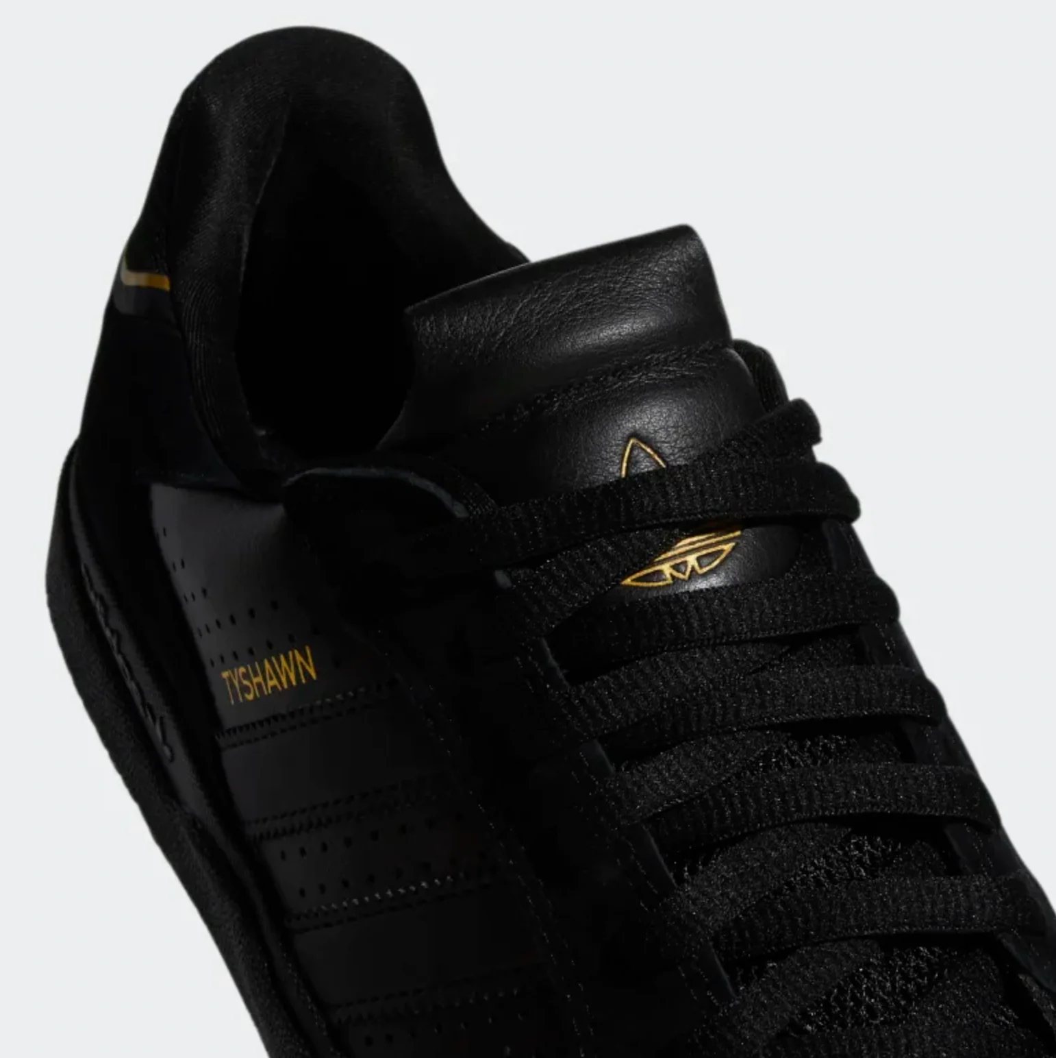ADIDAS TYSHAWN LOW BLACK / BLACK / GOLD - Image 2