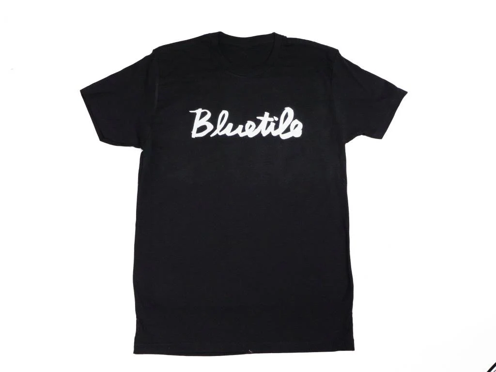 BLUETILE CURSIVE T-SHIRT BLACK / WHITE
