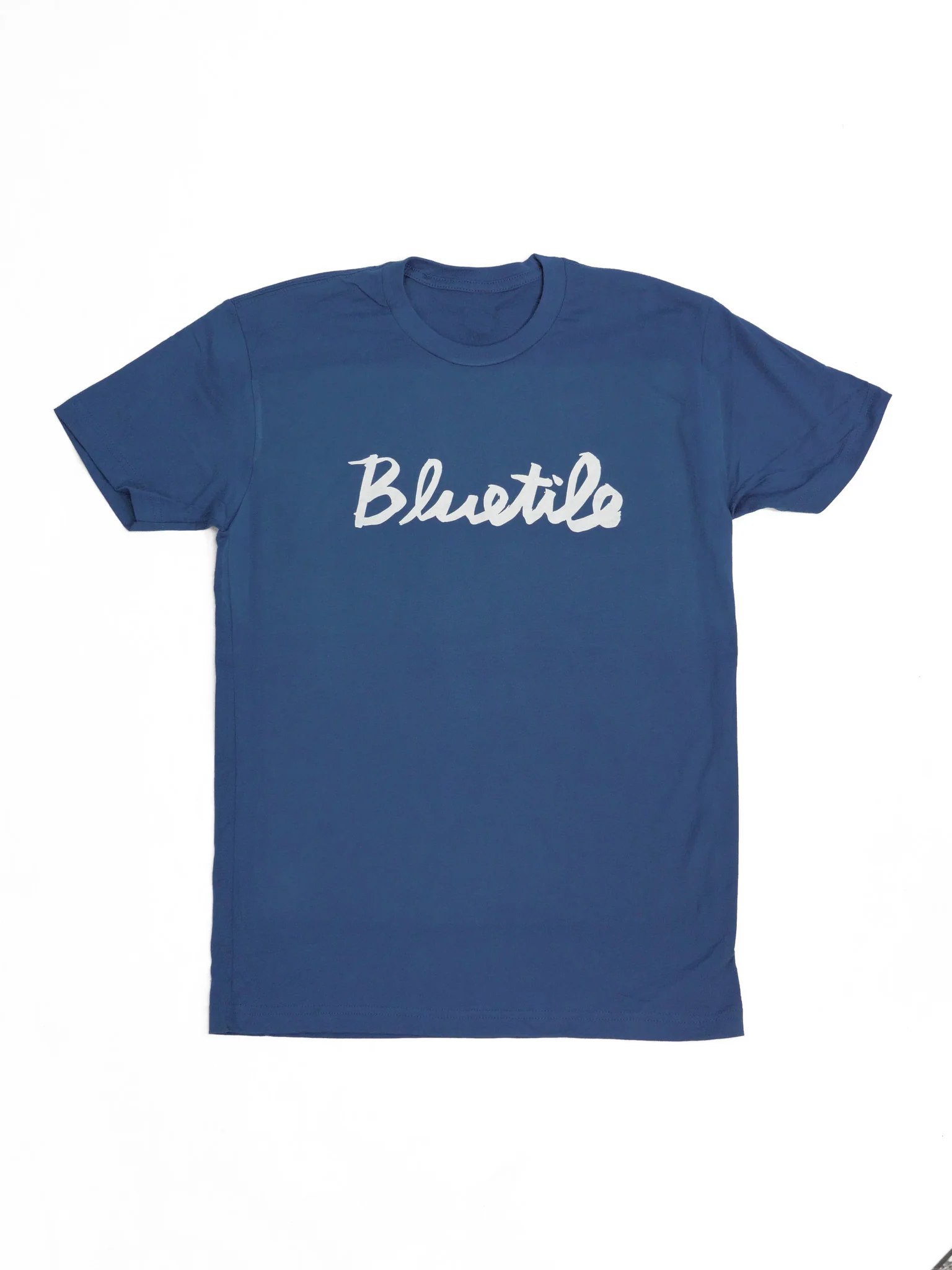BLUETILE CURSIVE T-SHIRT BLUE BELL / WHITE