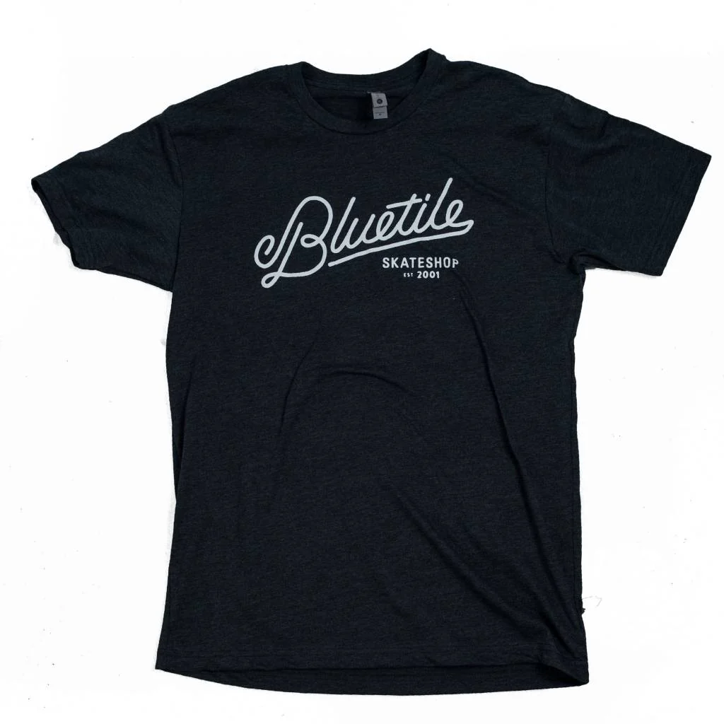 BLUETILE SCRIPT T-SHIRT BLACK / WHITE