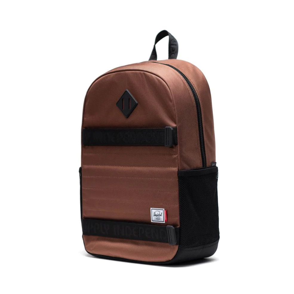 HERSCHEL X INDEPENDENT FLEET BACKPACK SADDLE BROWN/BLACK - Image 4