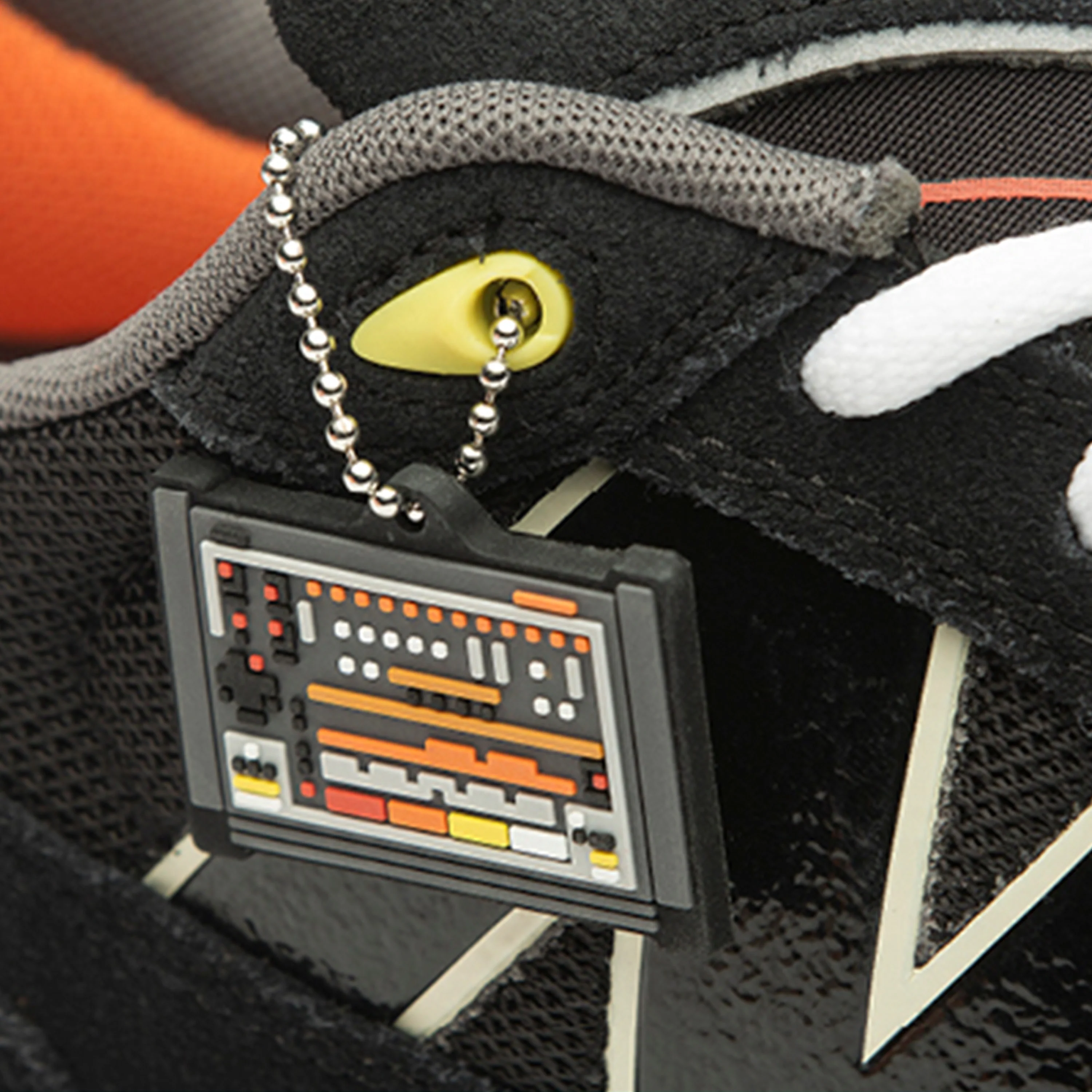 NB NUMERIC X ROLAND 808 TIAGO BLACK / ORANGE - Image 2