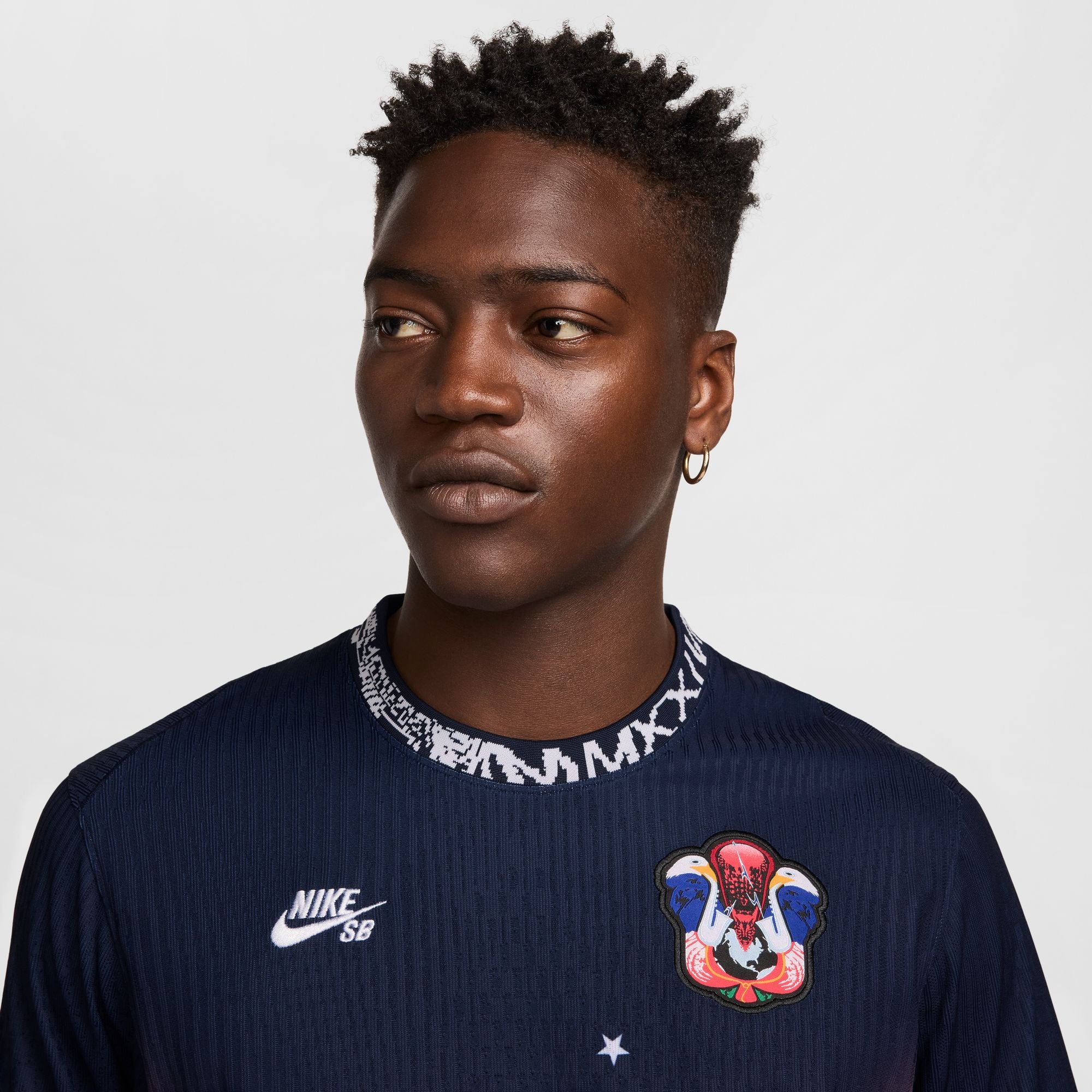 NIKE SB 2024 FEDERATION KIT DRI-FIT ADV SHORT-SLEEVE SKATE JERSEY USA OBSIDIAN/BRIGHT CRIMSON/WHITE - Image 2
