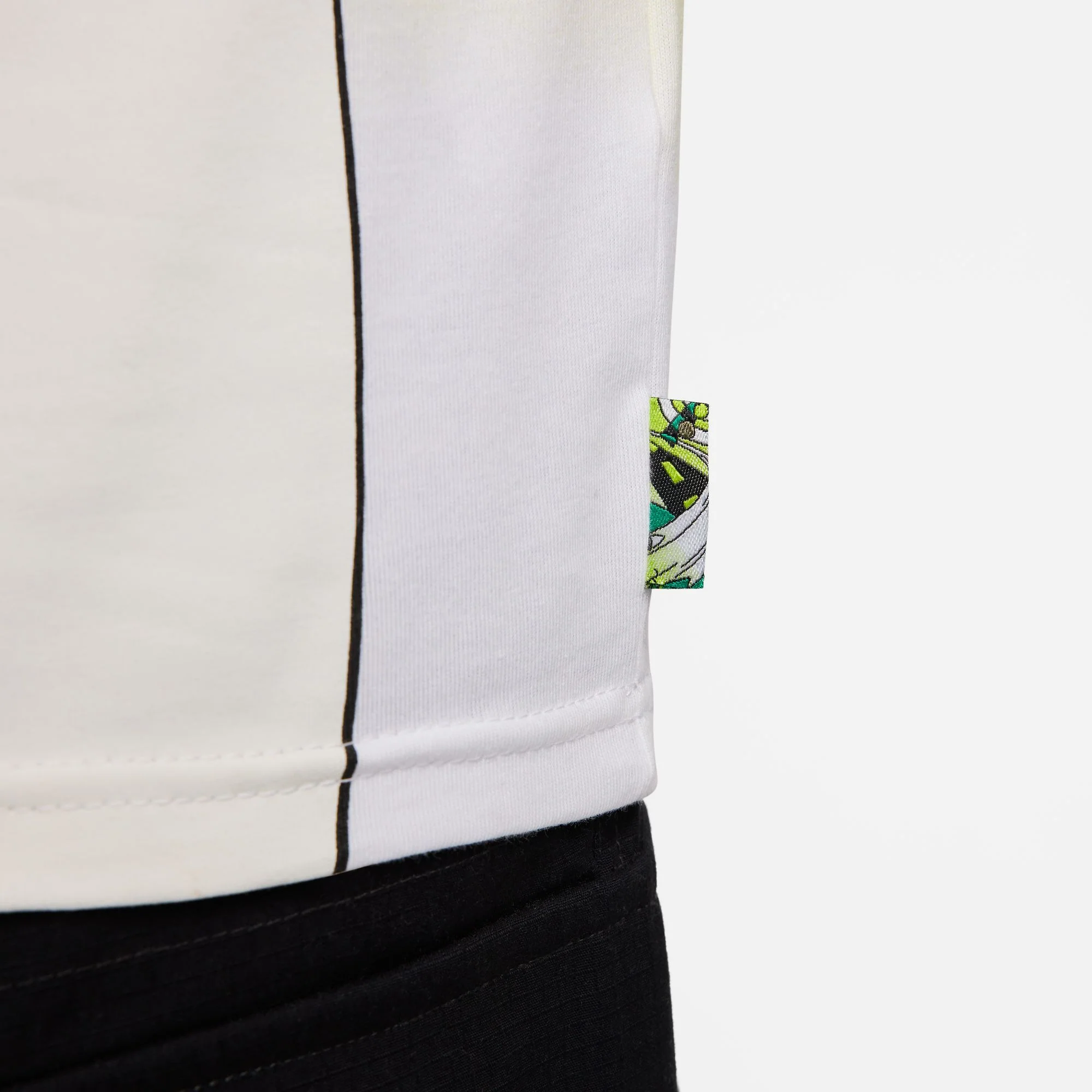 NIKE SB 2024 FEDERATION KIT LONG SLEEVE SKATE TEE WORLD WHITE - Image 5