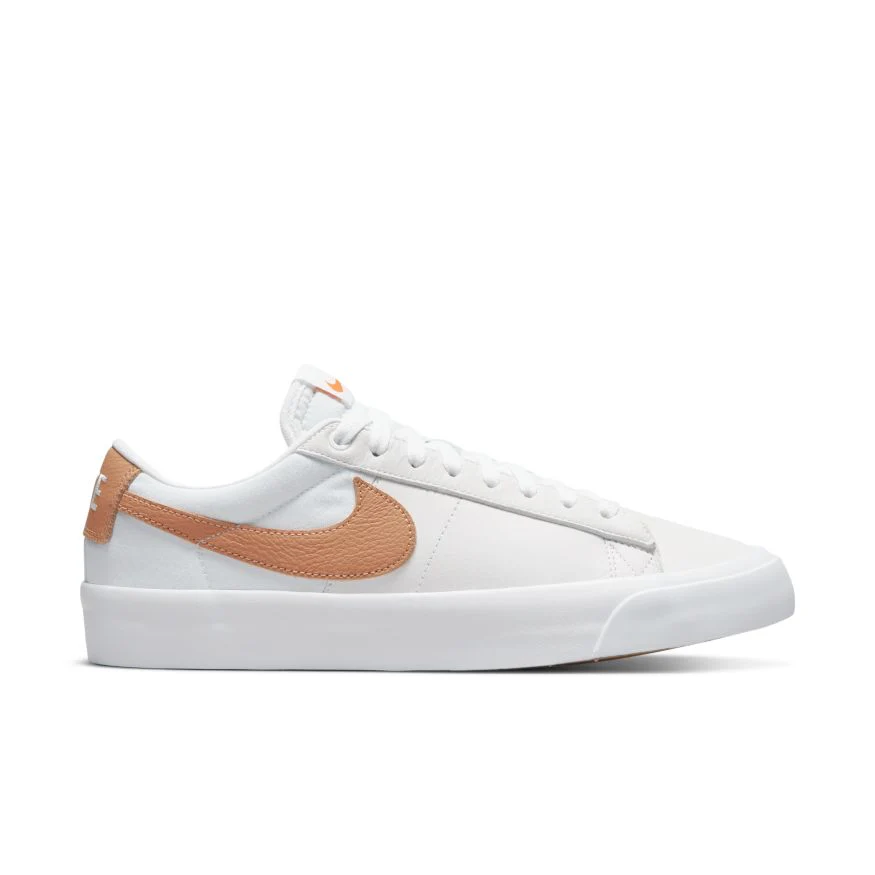 NIKE SB BLAZER LOW PRO GT ISO WHITE / LIGHT COGNAC