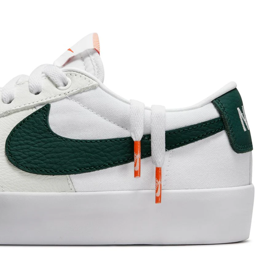 NIKE SB BLAZER LOW PRO GT ISO WHITE / PRO GREEN - Image 2