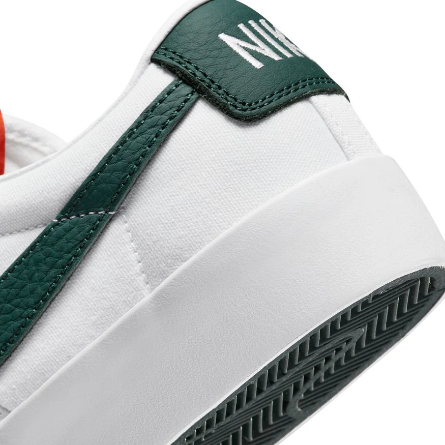 NIKE SB BLAZER LOW PRO GT ISO WHITE / PRO GREEN - Image 3