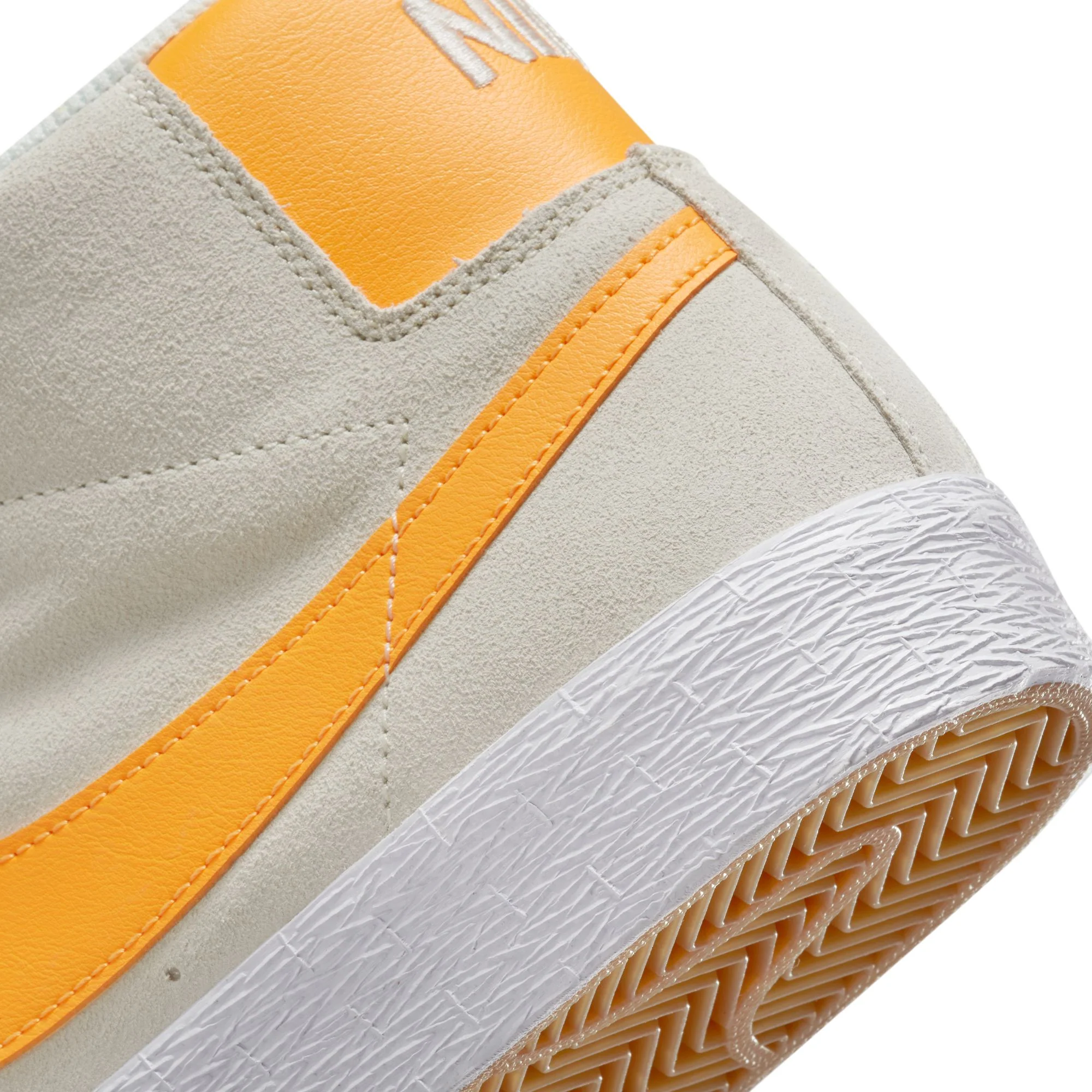 NIKE SB BLAZER MID SUMMIT WHITE / LASER ORANGE - Image 4