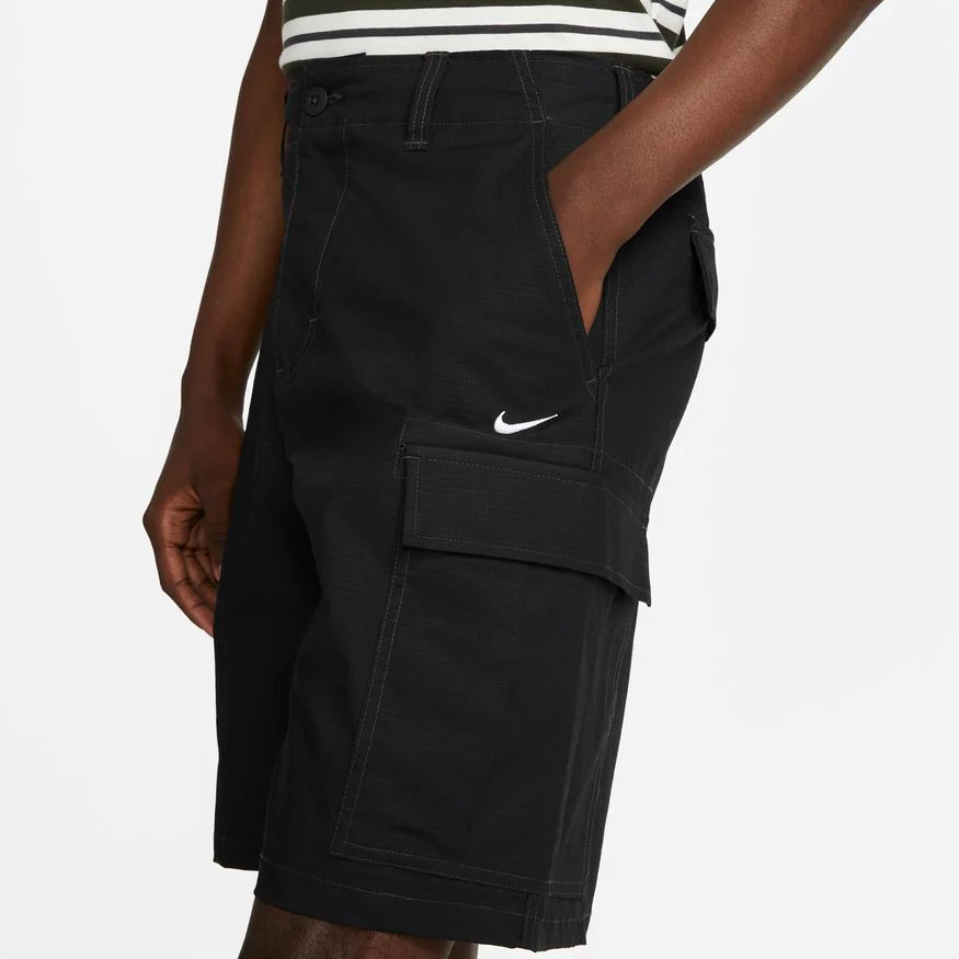 NIKE SB CARGO SHORT KNEE LENGTH BLACK - Image 3