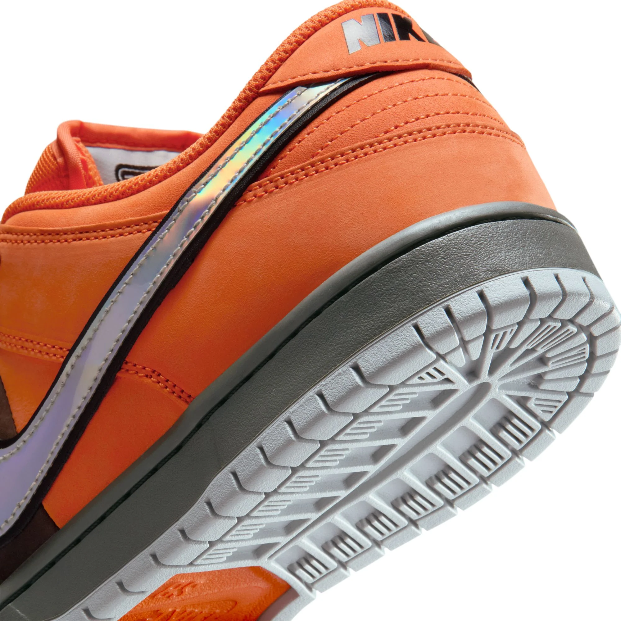NIKE SB DUNK LOW PRO "FAST PASS" SAFETY ORANGE / WOLF GREY-BAROQUE BROWN - Image 9