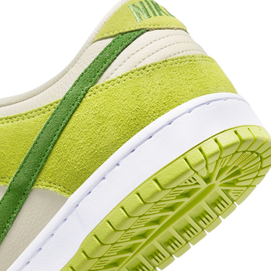 NIKE SB DUNK LOW PRO ATOMIC GREEN/CHLOROPHYLL - Image 2