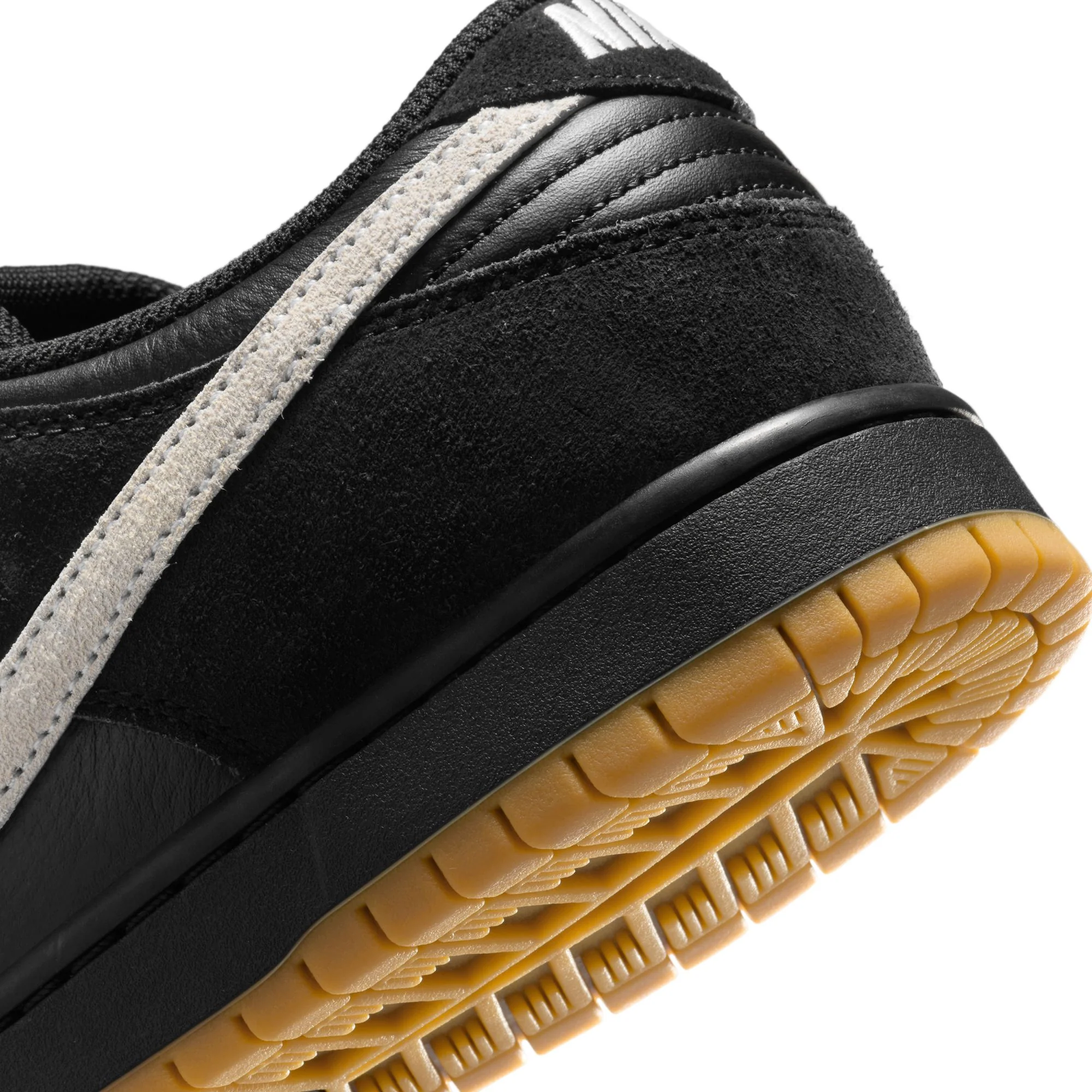 NIKE SB DUNK LOW PRO BLACK / WHITE-BLACK-GUM LIGHT BROWN - Image 8