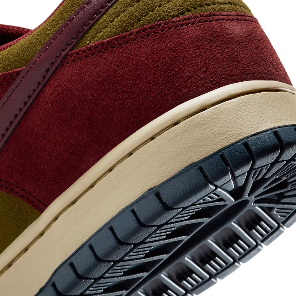 NIKE SB DUNK LOW PRO DARK TEAM RED / OLIVE FLAK - Image 3
