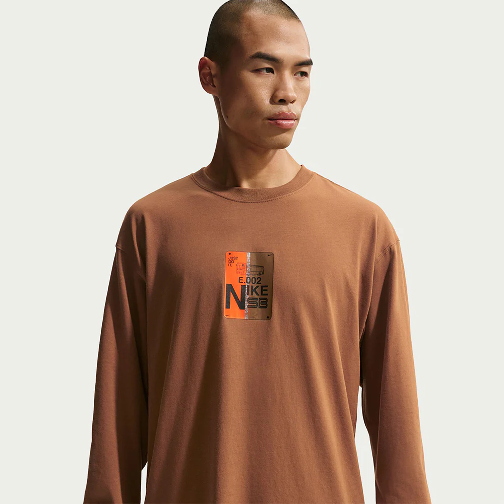 NIKE SB "FAST PASS" LONG SLEEVE BROWN / SAFETY ORANGE - Image 2