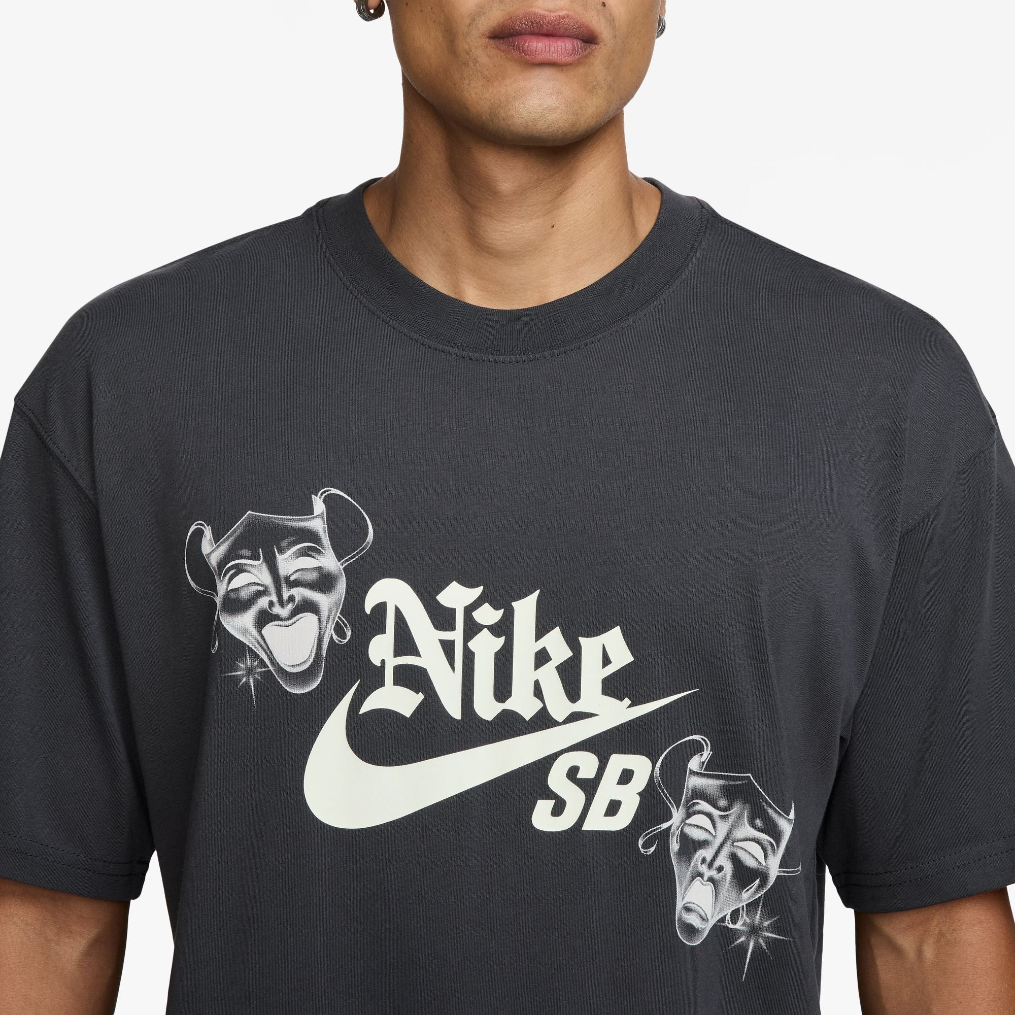 NIKE SB HAYLEY WILSON SKATE TEE ANTHRACITE - Image 2