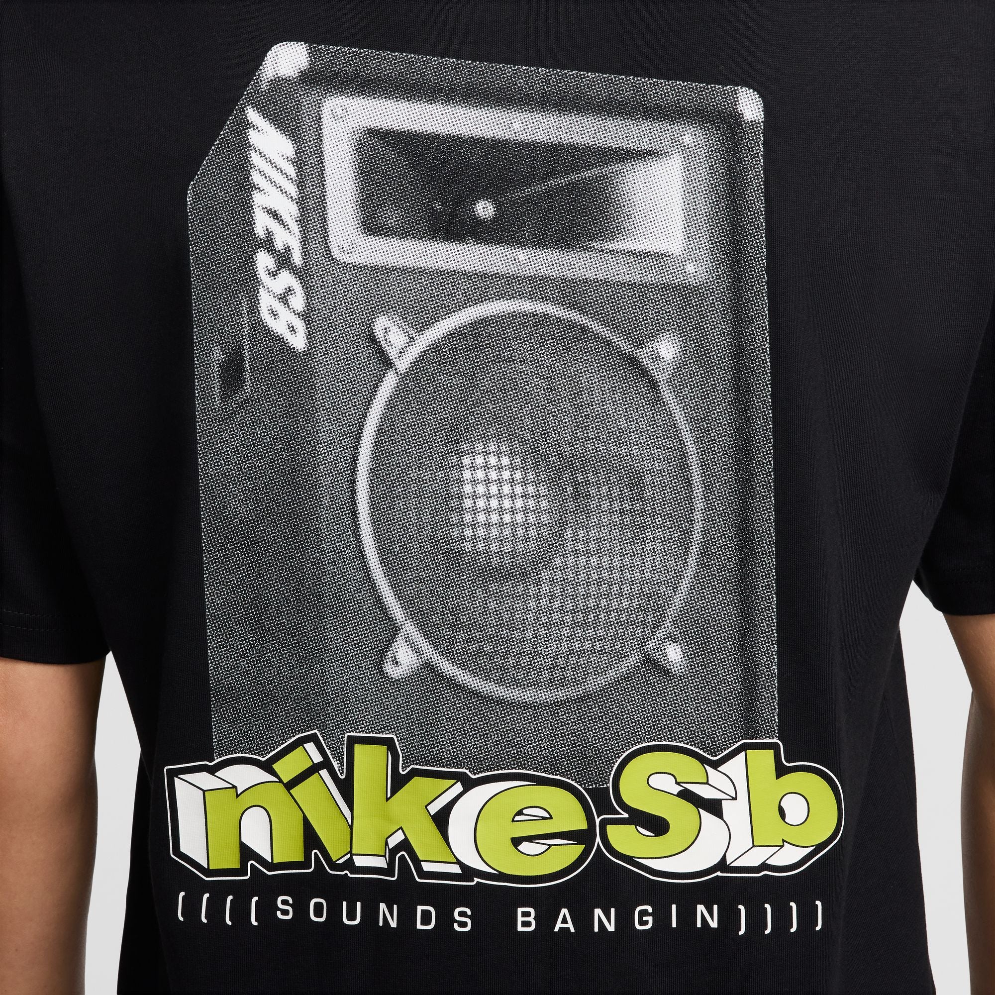 NIKE SB SOUNDS BANGIN SKATE TEE BLACK - Image 4