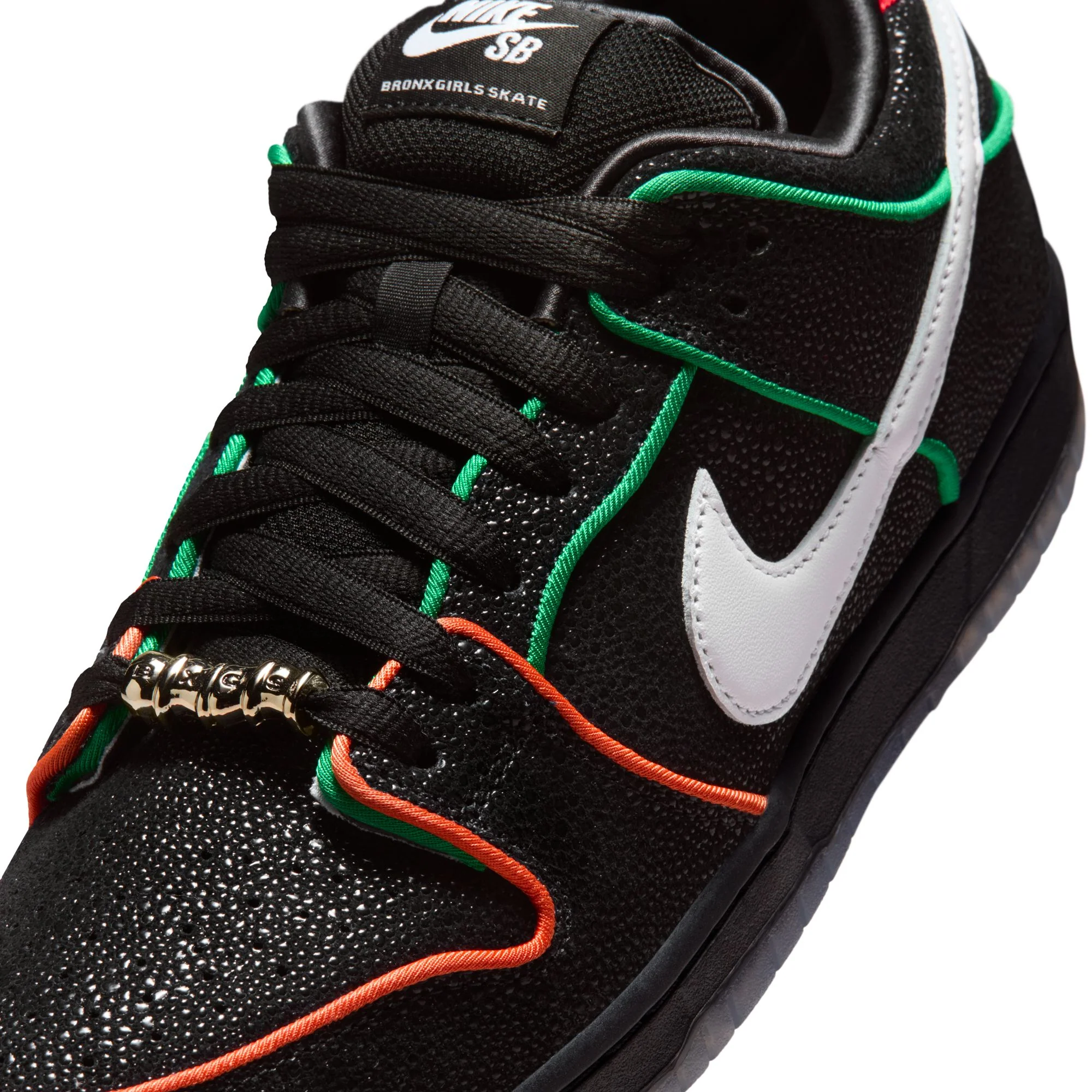 NIKE SB X BRONX GIRLS SKATE DUNK LOW PRO - Image 4