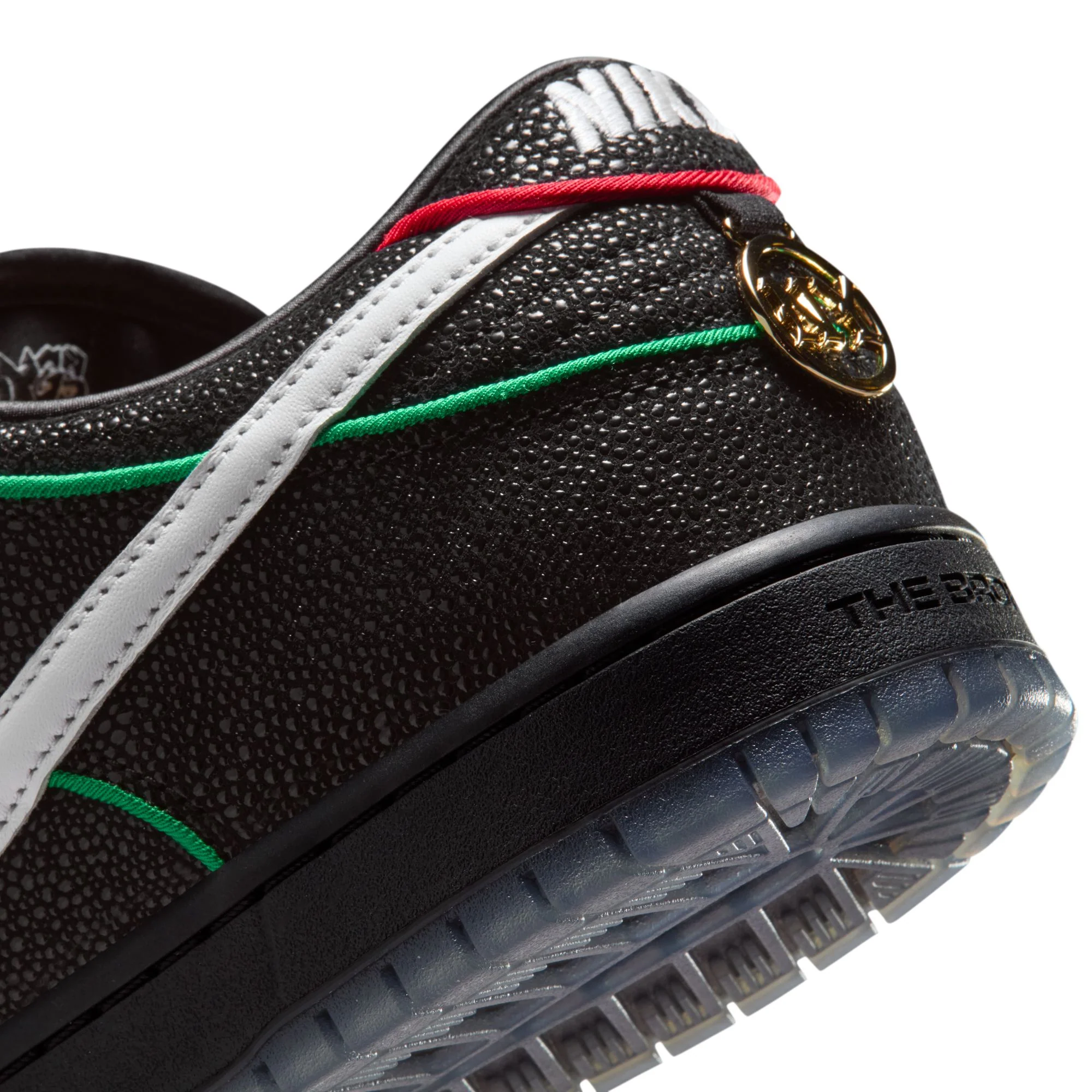 NIKE SB X BRONX GIRLS SKATE DUNK LOW PRO - Image 8