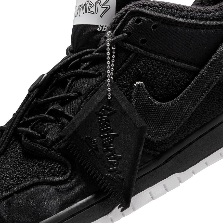 NIKE SB X GNARHUNTERS DUNK LOW PRO QS - Image 3