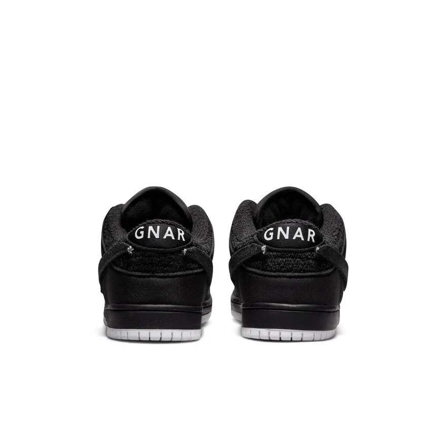 NIKE SB X GNARHUNTERS DUNK LOW PRO QS - Image 8