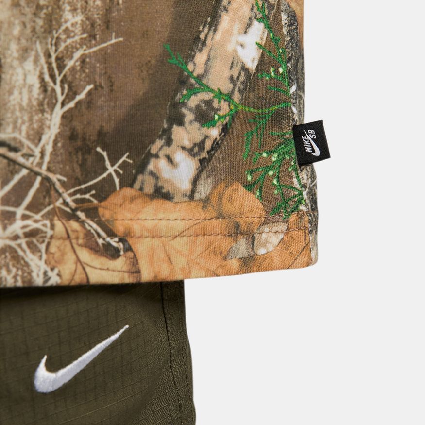 NIKE SB x REALTREE® PRINT SKATE TEE - Image 3
