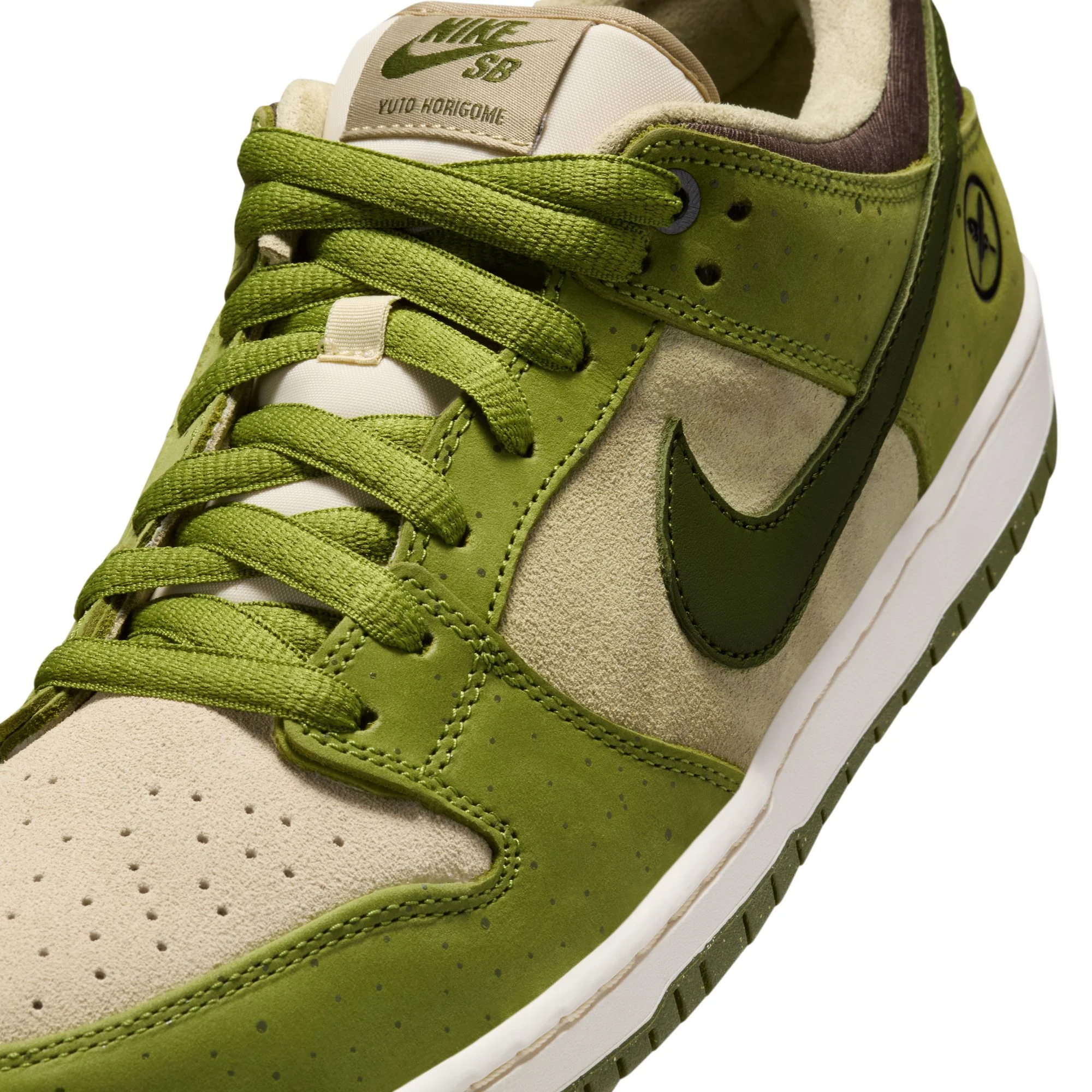 NIKE SB YUTO DUNK LOW PRO ASPARAGUS GREEN / LEGION GREEN-LT KHAKI - Image 8